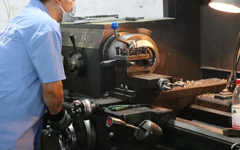 Manual lathe at Joneng’s plant in Wenzhou