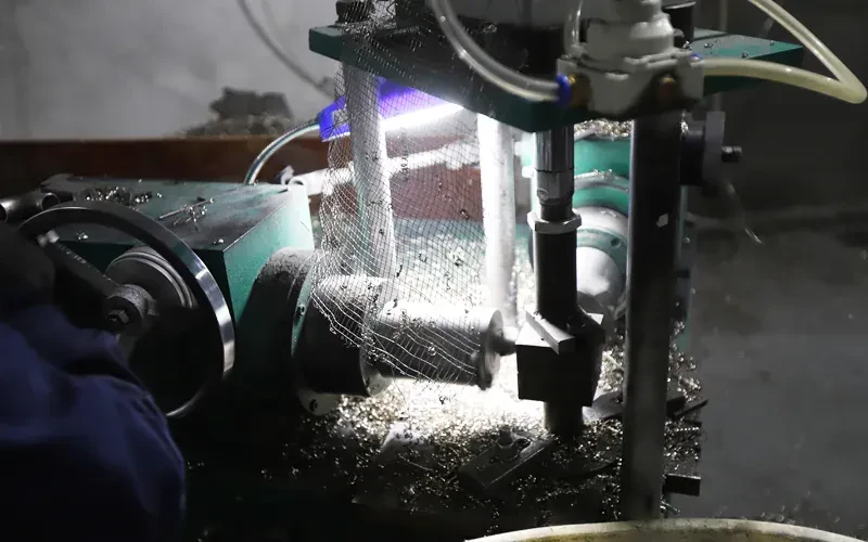 Lathe turning at Joneng’s plant in Wenzhou