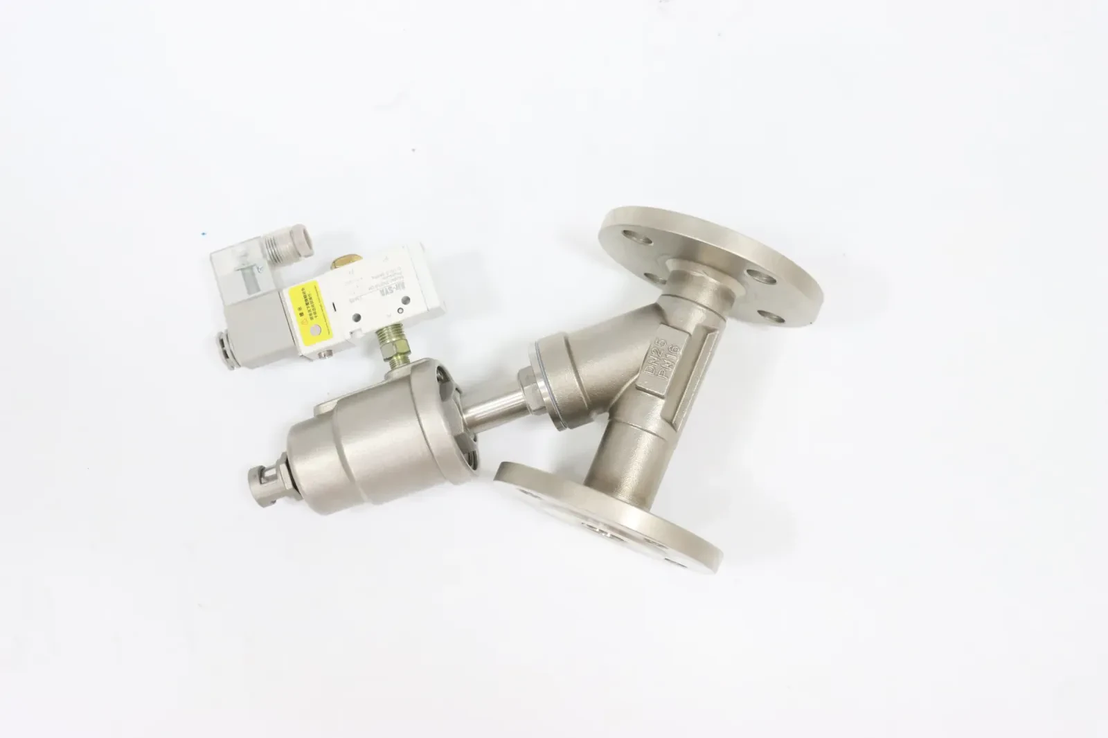 Stainless Steel Two Way Female Air Pneumatic Angle Seat Valve — 3/6