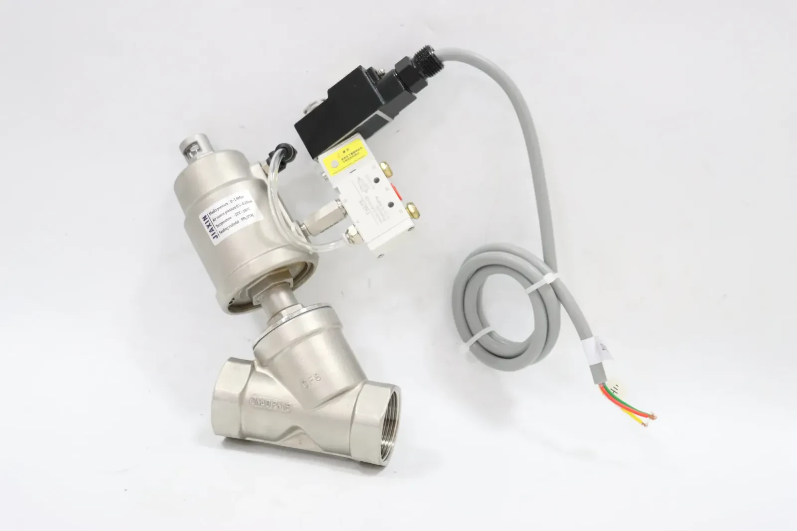 Stainless Steel Sanitary Pneumatic Threaded Piston Angle Seat Valve — 5/6