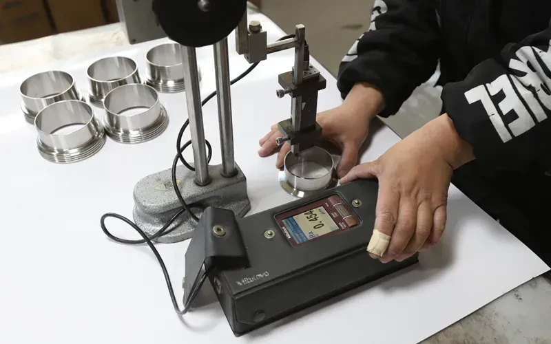 Ra roughness tester at Joneng’s plant in Wenzhou