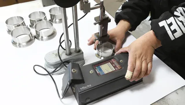 Sanitary valve surface roughness measured on ferrules with an Ra instrument at Joneng