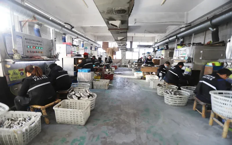 Valve bodies being polished in Joneng’s polishing workshop